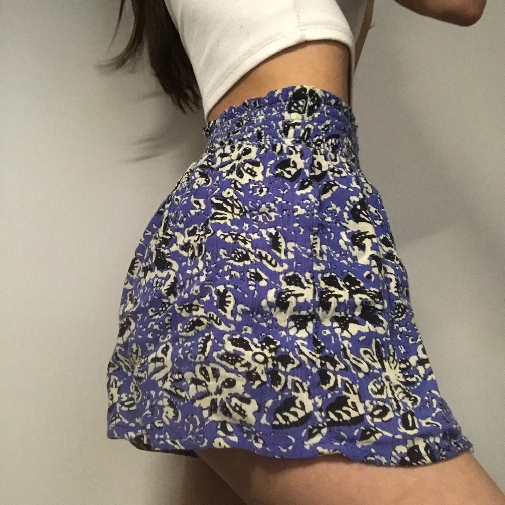 Purple Floral Print Flowy Shorts w/ Ruched Elastic Waistband [Abercrombie]